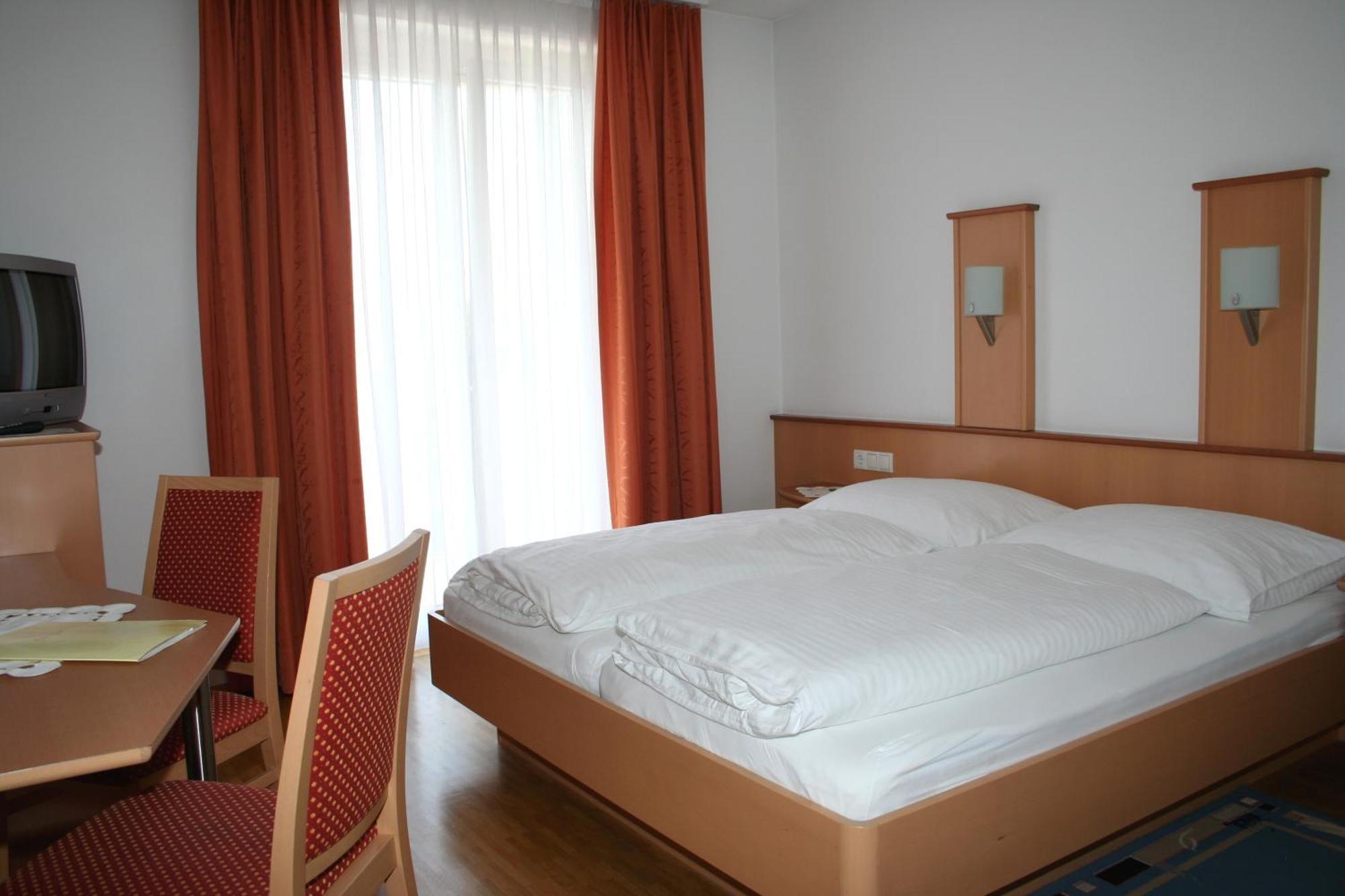 Hotel Cafe Lorenz Hohenems Zewnętrze zdjęcie
