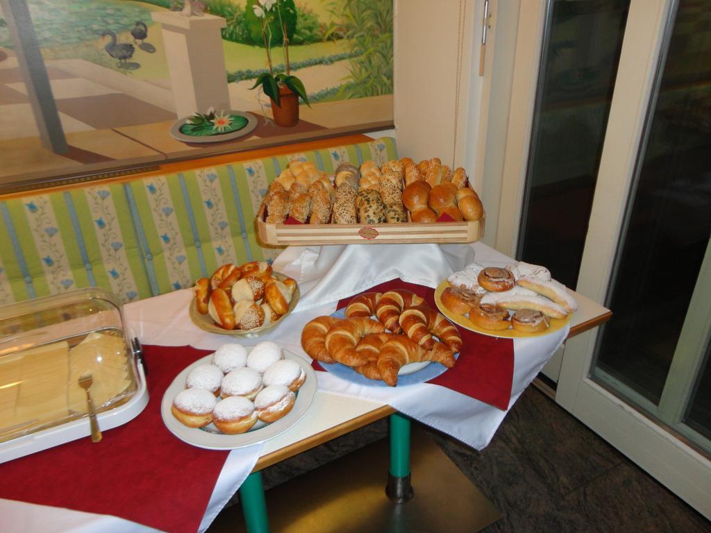 Hotel Cafe Lorenz Hohenems Zewnętrze zdjęcie