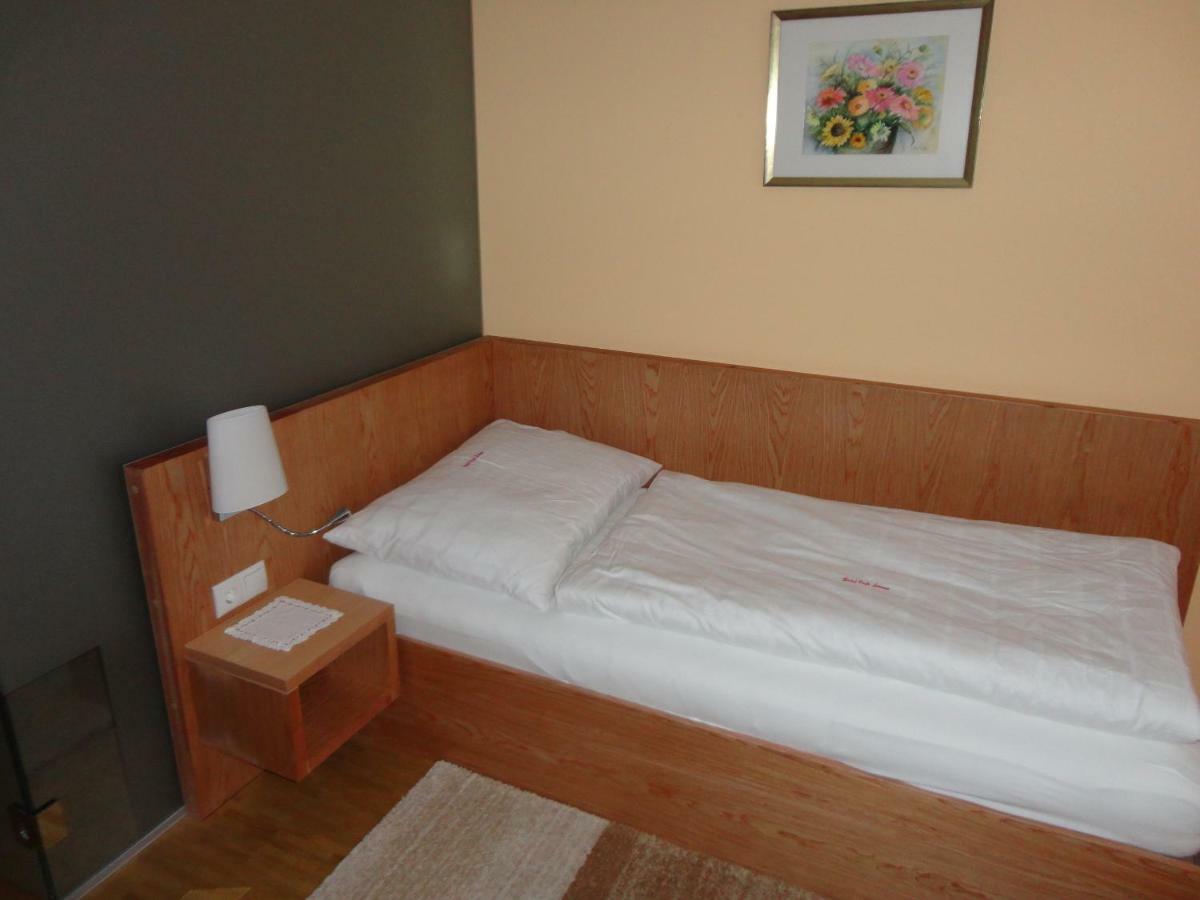 Hotel Cafe Lorenz Hohenems Zewnętrze zdjęcie
